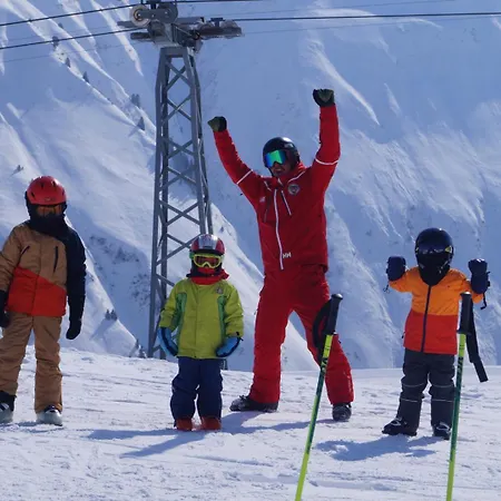 Blue Alpine Bis 6 Gaeste, Cheminee, 400 M Zum Skilift Sedrun